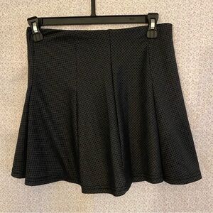 Maze Collection Black and Grey Plaid Mini Skort Size S Skirt with Shorts